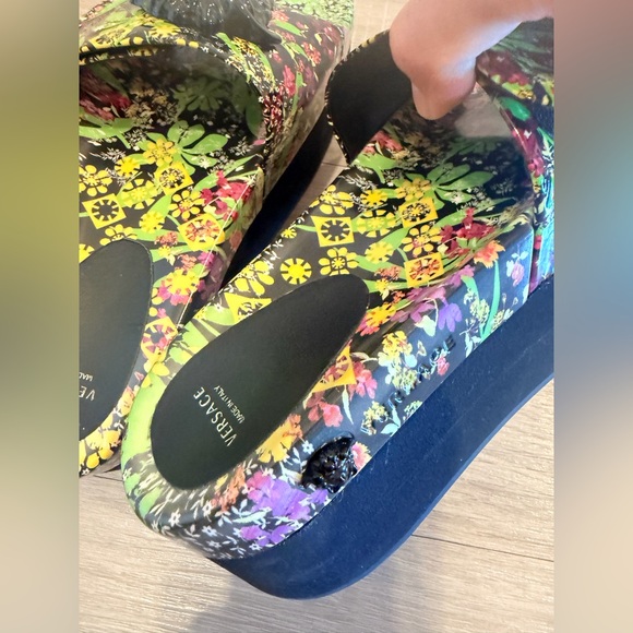 Versace Platform Sandals - Picture 6 of 9